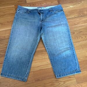 Old Navy Medium Blue Denim Capri Jeans